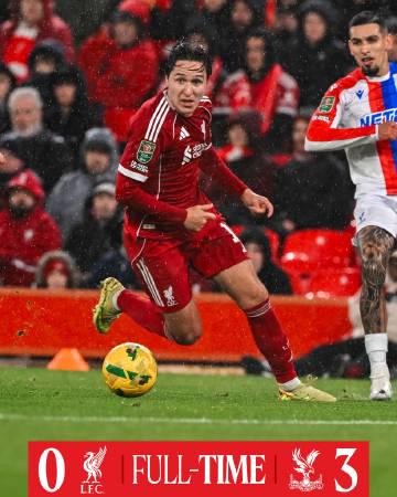 看著利物浦主場0-3慘敗水晶宮,我翻出三年前歐冠奪冠時的照片,突然懂了什麼叫「王朝崩塌」