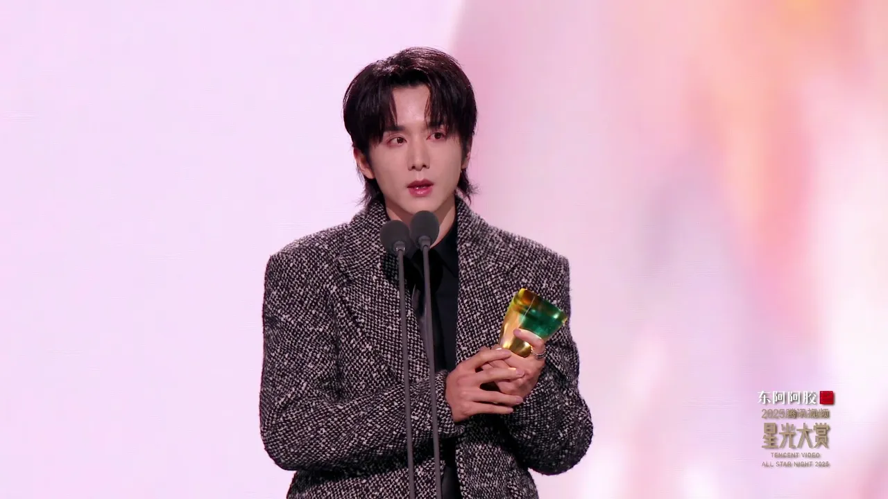 張新成榮獲星光大賞年度突破電影演員殊榮